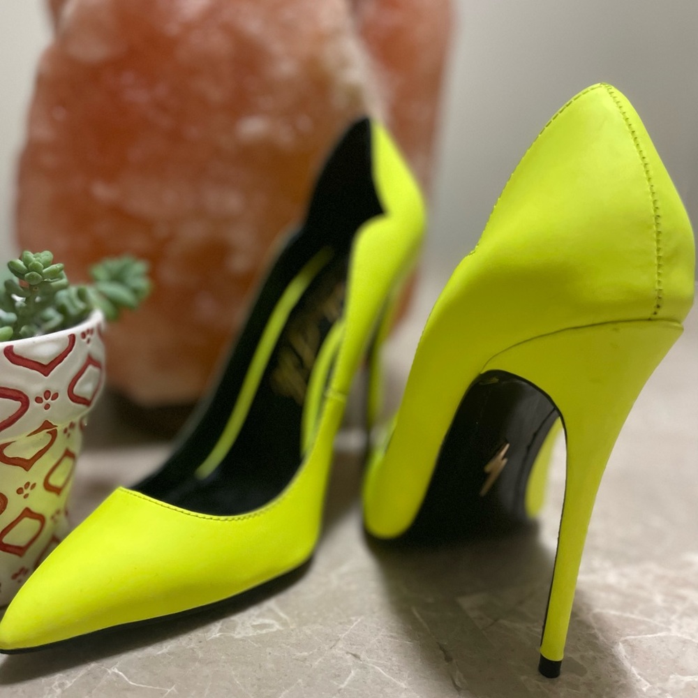 Lust For Like Neon Yellow heels - Picture 3 of 7